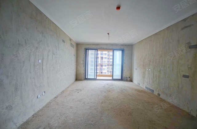 绿地文化城二期4室2厅137㎡138万二手房图片