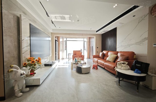 弘洋凡尔赛花园4室2厅139.5㎡140万二手房图片