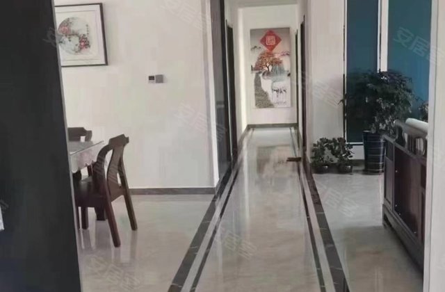 翡翠华庭4室2厅165㎡130万二手房图片