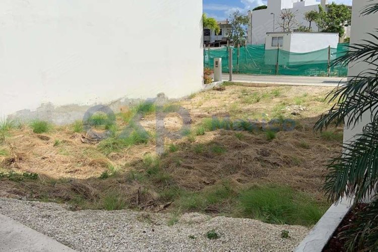 墨西哥约¥129万坎昆港出售土地在拉古纳1号，坎昆金塔纳罗奥开发一个综合社区内的房子二手房土地图片