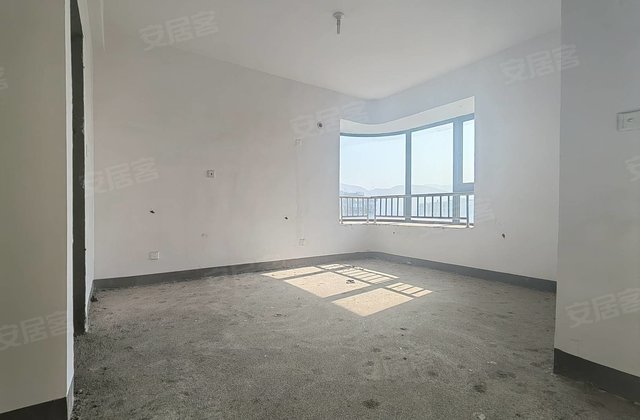 中驰香蜜园4室2厅142㎡178万二手房图片