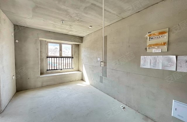 力高天爱君逸府3室2厅117.98㎡130万二手房图片
