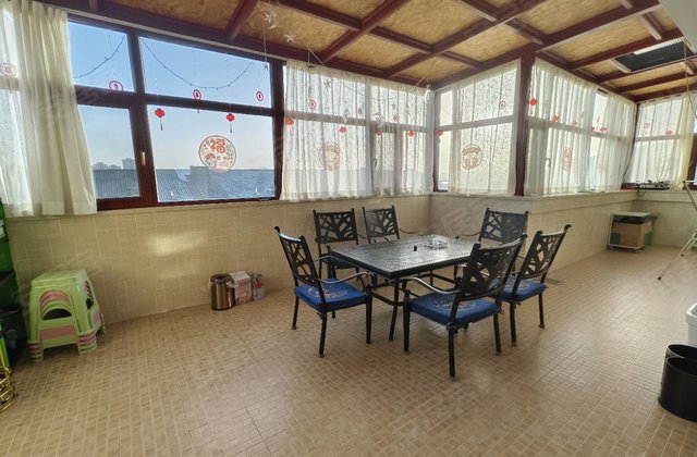 怡凤小区5室4厅225㎡148万二手房图片