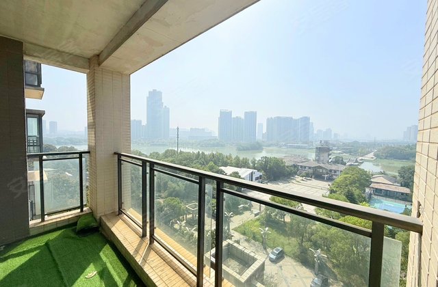 藏珑湖上国际花园3室2厅138.42㎡135万二手房图片