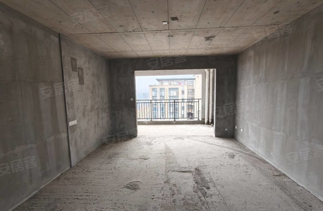 碧桂园正央公园4室2厅136.1㎡52万二手房图片