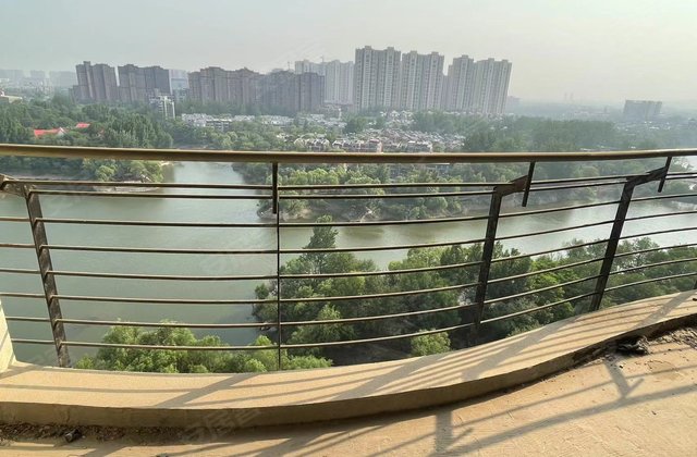 龙泊圣地云顶2室2厅89.6㎡70万二手房图片