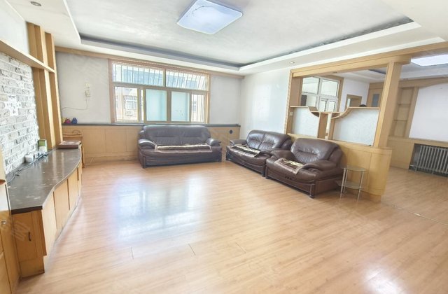 八一小区3室2厅141.14㎡128万二手房图片