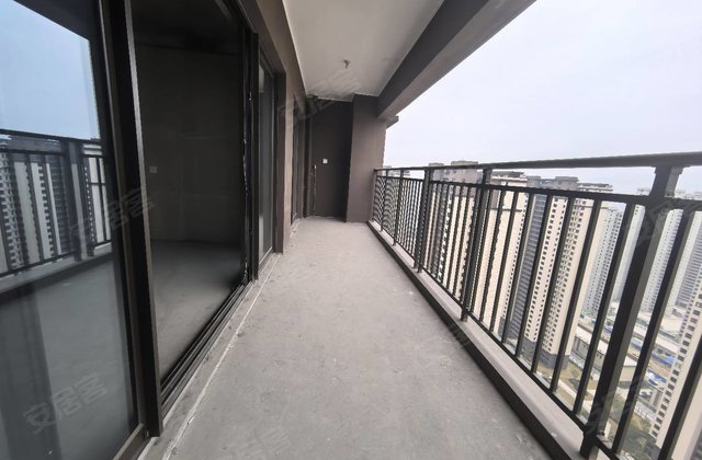 雅居乐花园4室2厅150㎡60.5万二手房图片