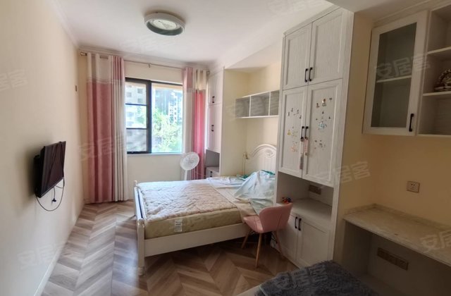 皇室名著3室2厅130㎡59万二手房图片