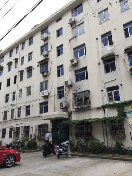 鹤坡路83弄小区