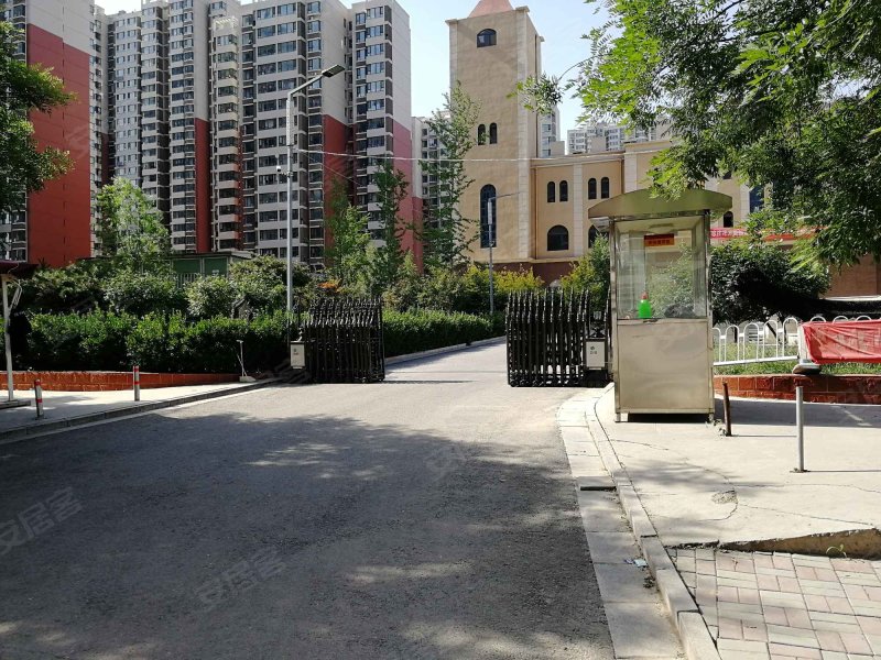 万国园白金汉府