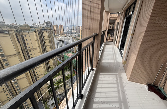 滨江河畔北区3室2厅110㎡68.8万二手房图片