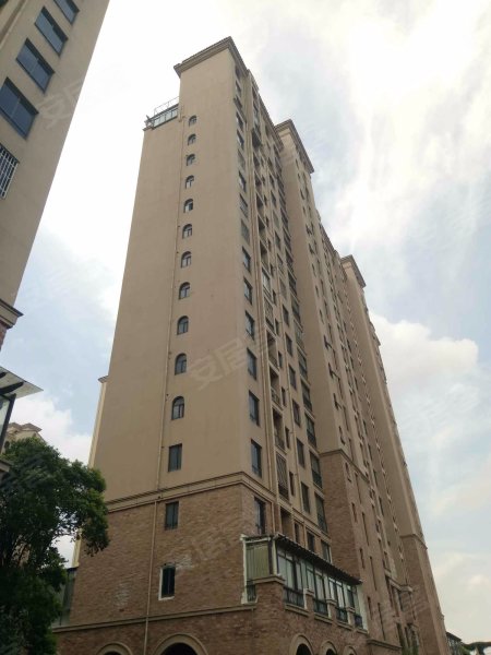 中裕豪庭(公寓住宅) 