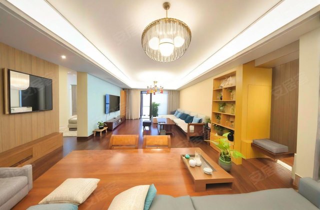 万科城花新园4室2厅139.21㎡801万二手房图片