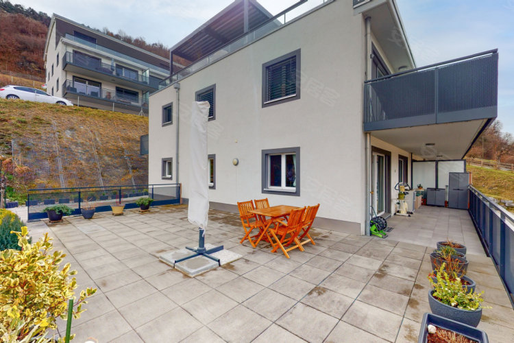瑞士约¥418万- 3.5 件站在布拉莫瓦二手房公寓图片