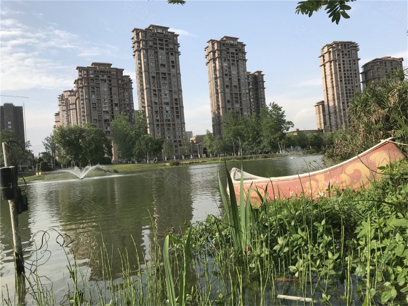 鹭湖宫2区