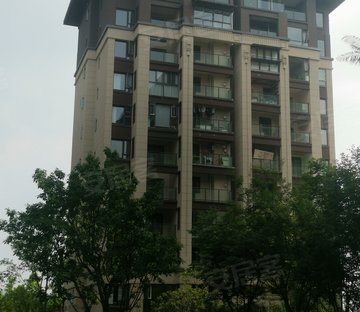 龙湖紫云台湖山著