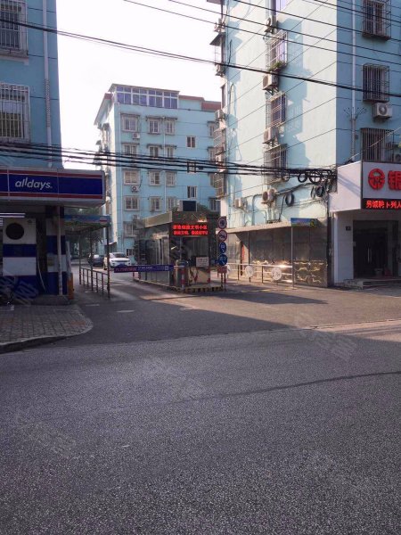 汇龙公寓(西区) 