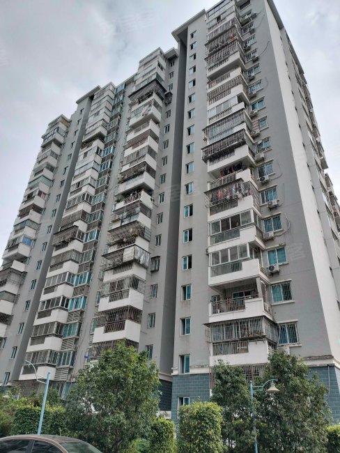 西园雅居东区2室2厅1卫82.72㎡南150万