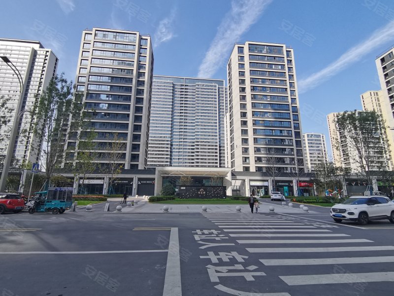 陆港绿城西安全运村