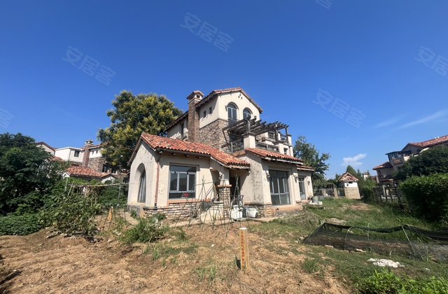 红莲湖高尔夫国际社区(别墅)4室2厅200㎡52万二手房图片