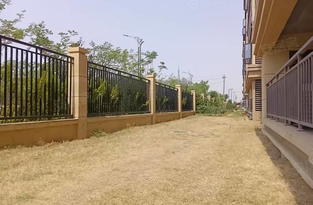 中梁鹰城壹号院4室2厅128㎡94万二手房图片