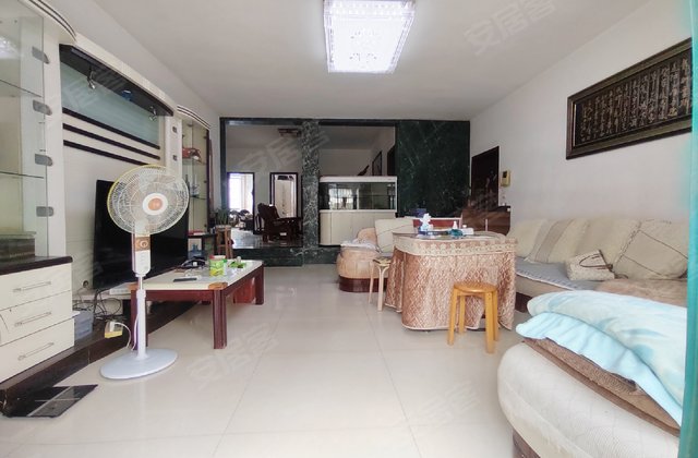 香榭里小区4室2厅150㎡30.8万二手房图片