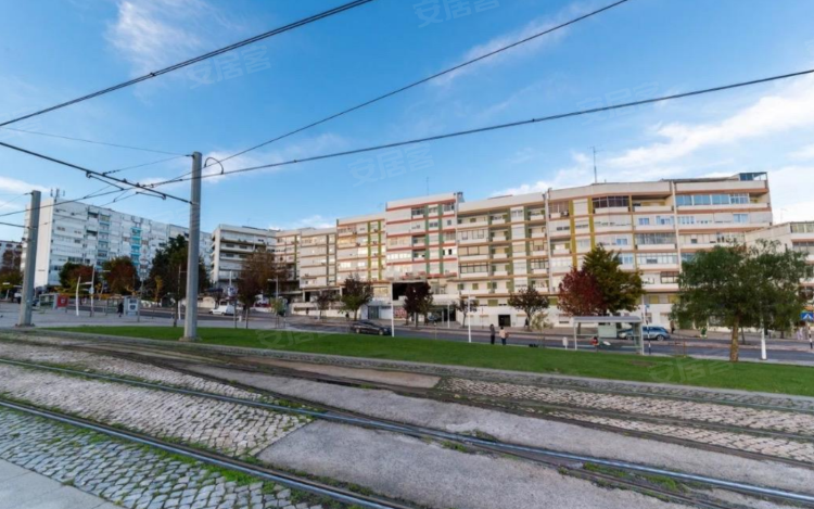 葡萄牙里斯本区里斯本约¥130万【里斯本公寓】市区南部翻新公寓二手房公寓图片