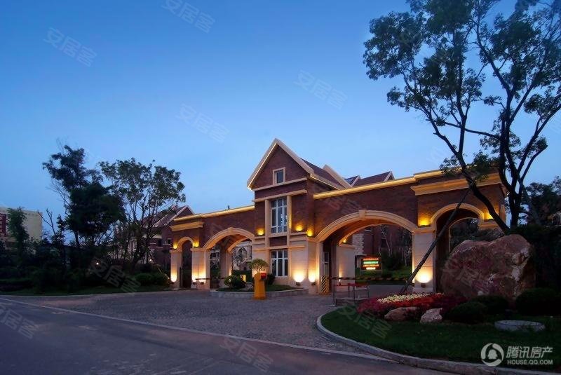 上置香岛原墅4室2厅3卫300.89㎡南北88万