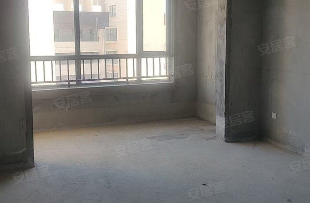 信华城琭园4室2厅140㎡85万二手房图片
