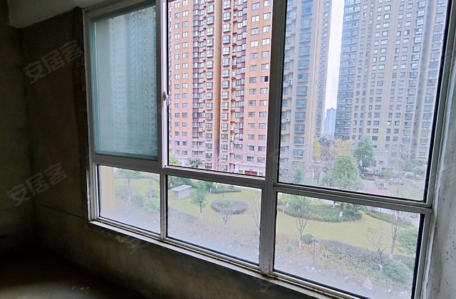 明珠南苑二期3室2厅126㎡68万二手房图片