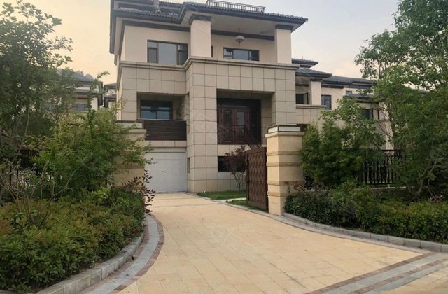 山川融园 大珠山脚下 联排别墅 带大院独享4800亩森林公园5室3厅3卫