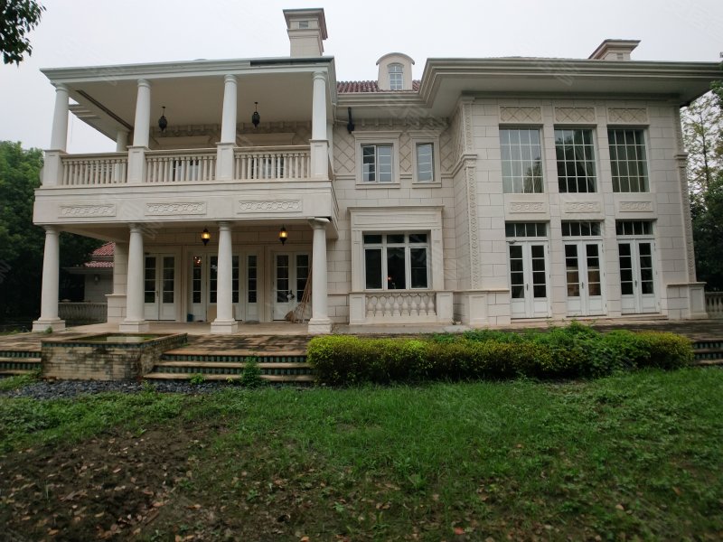 世茂佘山庄园(一期)