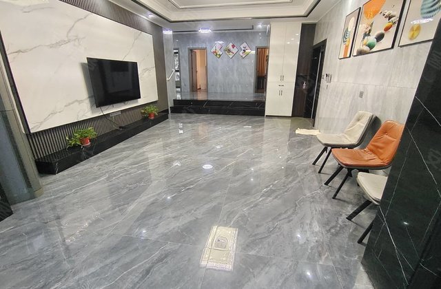 凤凰山庄4室2厅140㎡65.8万二手房图片