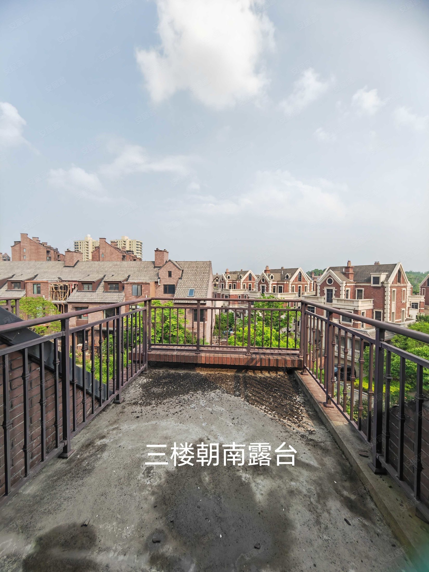 鹭山湖乐活岛(别墅)6室3厅3卫