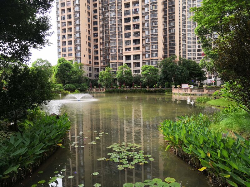 万昌东方巴黎水岸