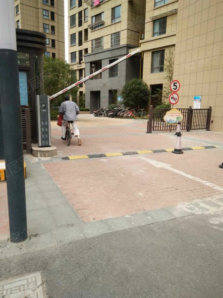 万立城(公寓住宅) 