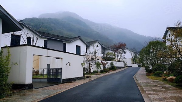 绍兴会稽山下豪宅养生山居会所!品臻山水府!三亩大花园!