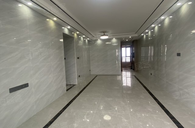 国鼎中央公园3室2厅118㎡63.8万二手房图片