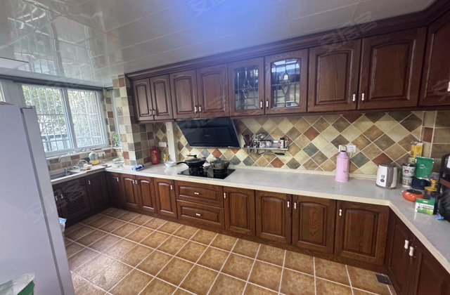 中央广场B区3室2厅150.96㎡110万二手房图片