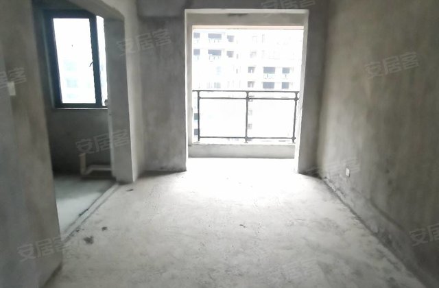 溶江小区4室2厅141㎡67.8万二手房图片