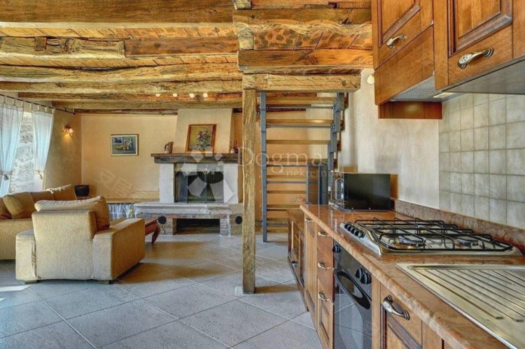 克罗地亚约¥1301万CroatiaLupoglavHouse出售二手房公寓图片