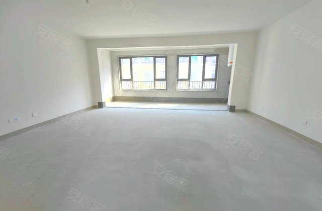 祥生东方樾C区云阁4室2厅182㎡168万二手房图片