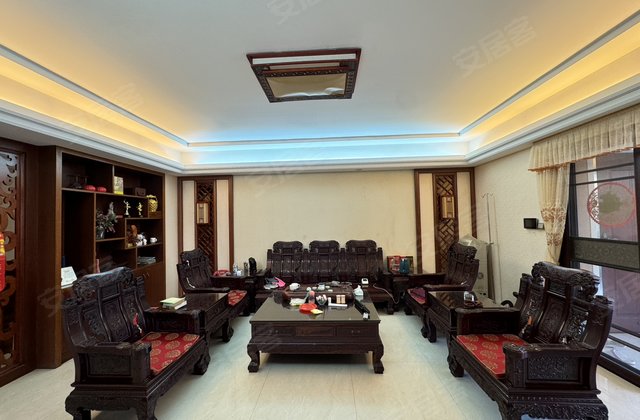 岭南花园4室2厅178㎡111万二手房图片