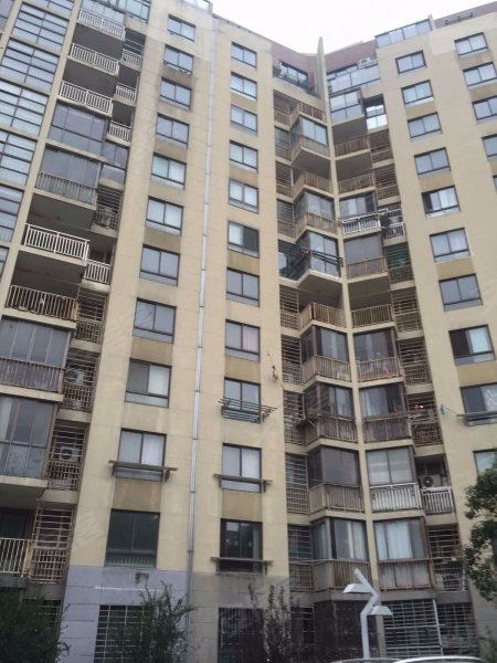 绿地临港家园海事小区 