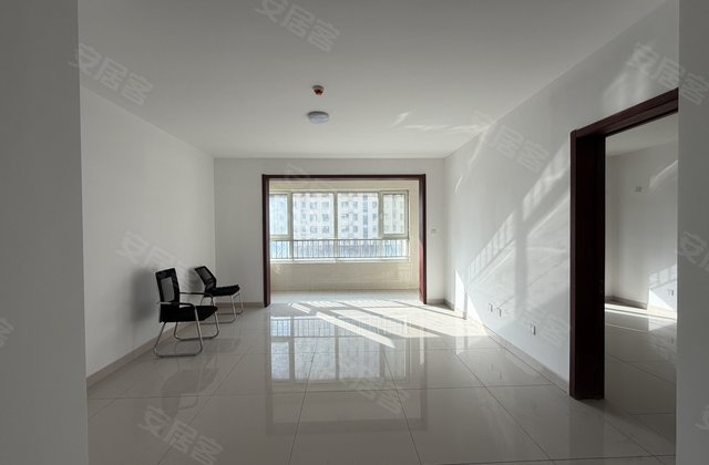 晏府锦城4室2厅152㎡75万二手房图片