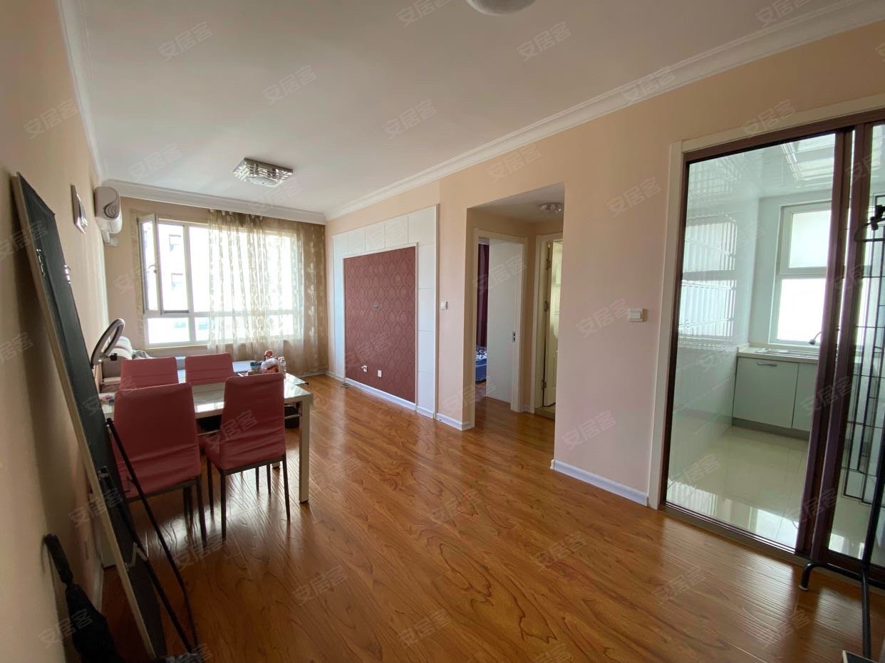 白领公寓 楼层好送家具价格可议房东直卖