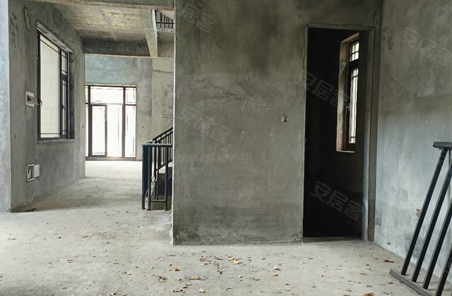 领地凯旋国际公馆(别墅)6室3厅310㎡358万二手房图片