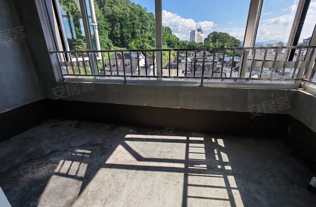 置地公园道3室2厅125㎡108万二手房图片