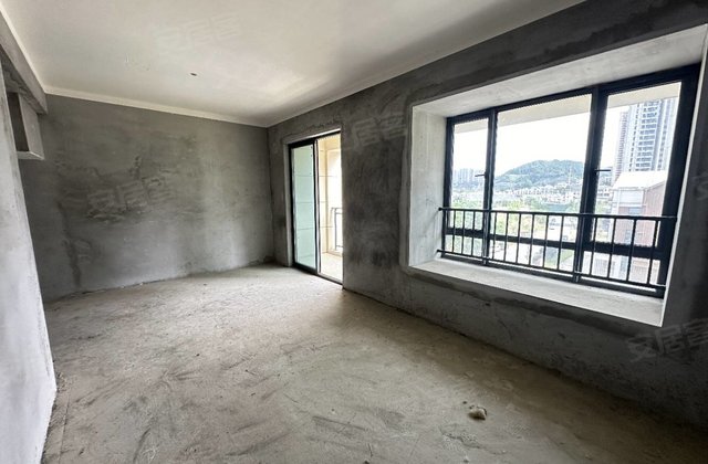 万达阅山府4室2厅150㎡73万二手房图片